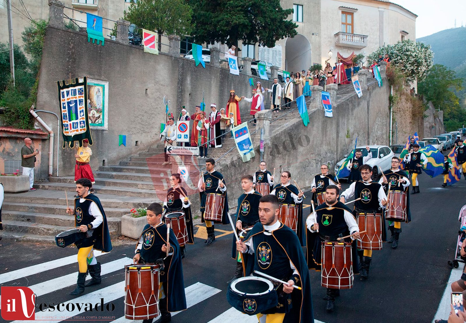 Il Vescovado Tramonti Il Corteo Storico Giunge Alla Esima Edizione